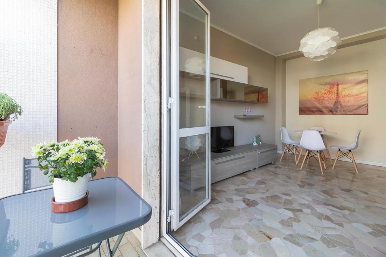 Ferienwohnung Altido Trendy Flat With Balcony, Easy Access To Milan Centre Exterior foto